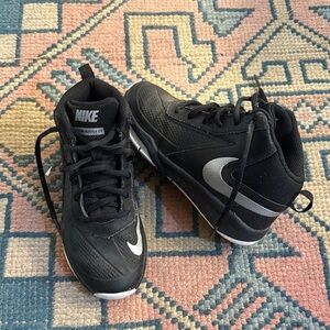 Nike hustle basketball 🏀 shoes